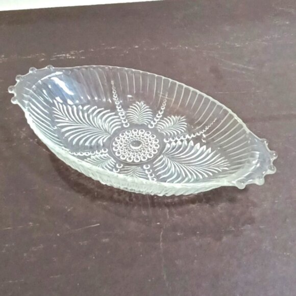 Vintage Anchor Hocking Feather & Pearl Oval Depression Relish Dish with Handles - Picture 1 of 6